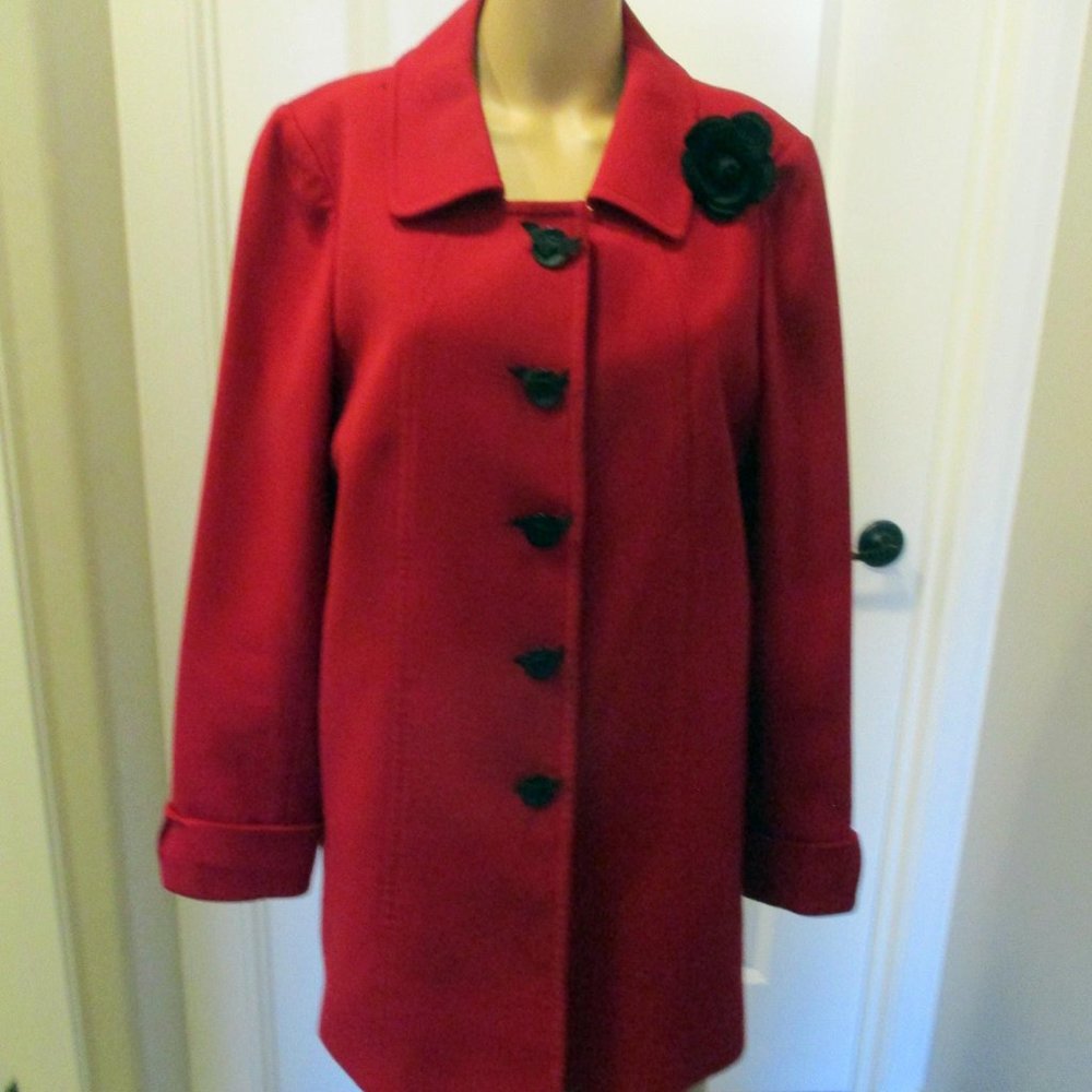 Beautiful sz 10 red jacket w/black buttons
